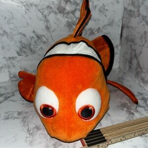 Disney Store Finding Nemo 16'' Nemo Plush Doll Large toy clown fish